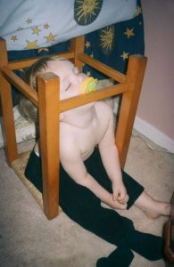 funny-kids-sleeping-anywhere-38-57a9883a091f7__605