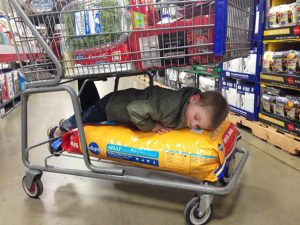 funny-kids-sleeping-anywhere-59-57a98870091df__605